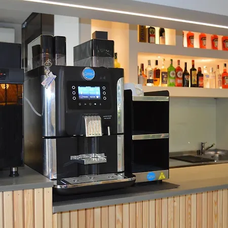 里瓦和马雷酒店