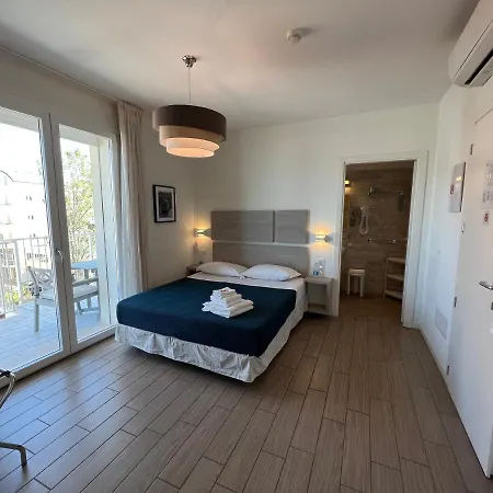 Hotel Riva E Mare 3*